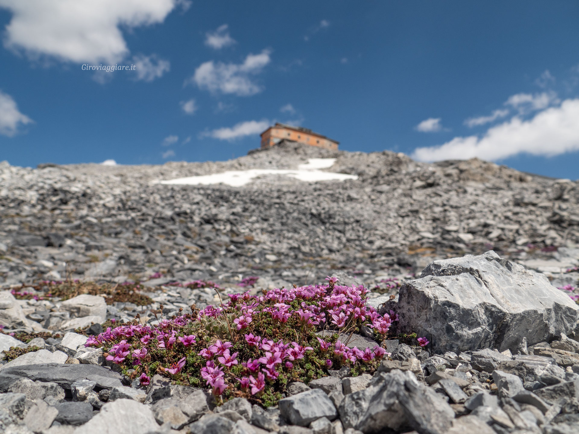 Un vecchio rifugio abbandonato